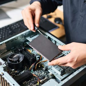 Instalação física do SSD + Formatação.